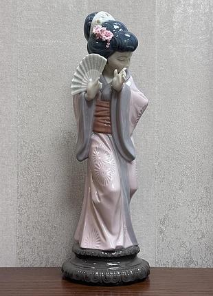 Фарфоровая статуэтка lladro «застенчивая японка».