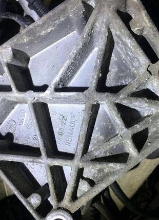Б/у кронштейн кпп renault megane, scenic, kangoo, 7700832251, 8200205568