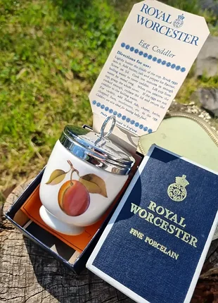 Порцеляновий кодлер для варіння одного яйця, royal worcester. рідкісний візерунок.
