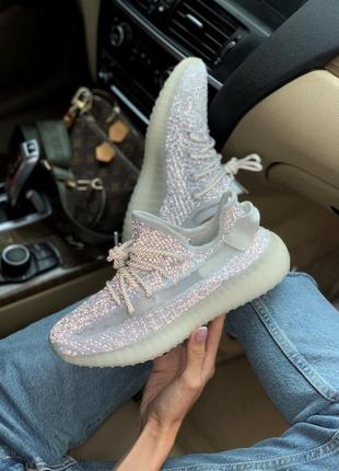 Легкі жіночі кросівки yeezy 350 static