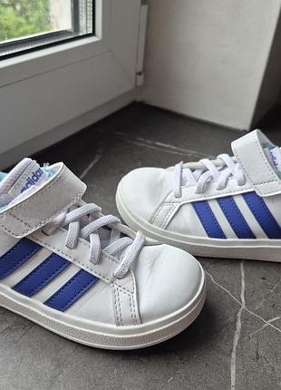 Кроссовки adidas