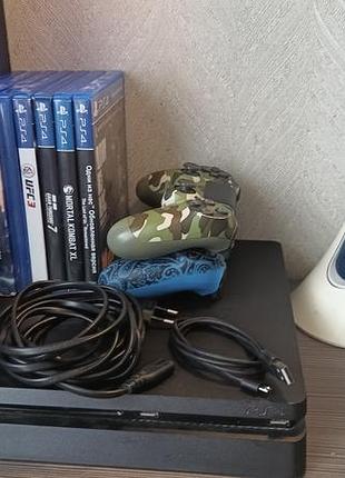 Консоль ps4 slim 1tb в идеальному состоянии 2 контролёра 7 дисков с играми за все мы вопросами в лс все рабочее