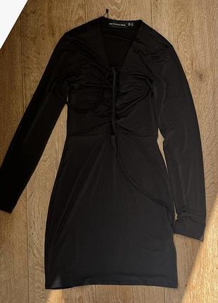 Чорна міні сукня pretty little thing plt на зав'язках 36 xs s prettylittlething в обтяжку декольте платье з розрізом довгим рукавом