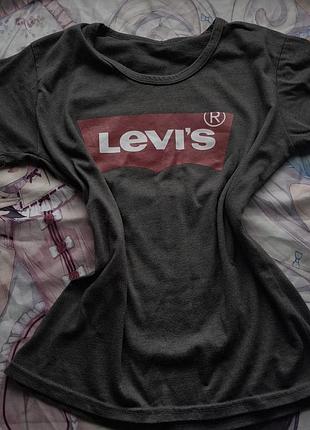Футболка levi's темно серая гранж винтаж готика y2k opium sk8 2000x футболка приталенная vintage grunge архив model off duty