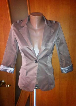 Кавовий колір гарний піджак