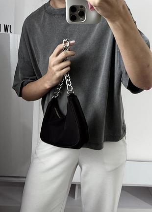 Футболка з потертостями bershka