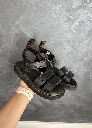 Босоніжки сандалі dr.martens