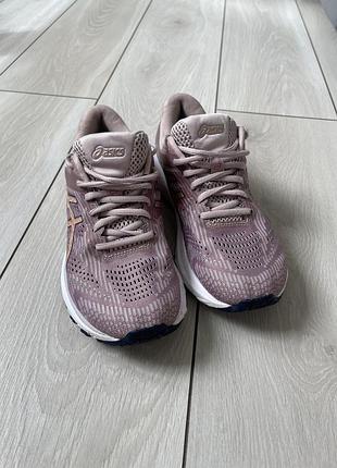Asics кросівки 38