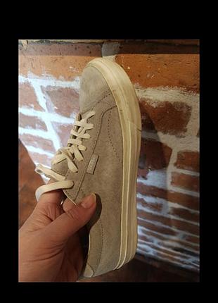 Туфли кожа adidas stan smith batman
nike черные кроссовки
белые кеды из предыдущей партии
джинсова куртка
красное платье в ромашки мужские женские 10