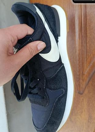 Туфли кожа adidas stan smith batman
nike черные кроссовки
белые кеды из предыдущей партии
джинсова куртка
красное платье в ромашки мужские женские 8