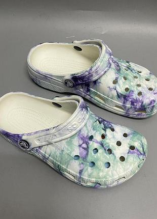 Сабо crocs модель crocs classic tie-dye graphic clog у стилі тай-дай m10w12(р.43), m9w11(р 42)