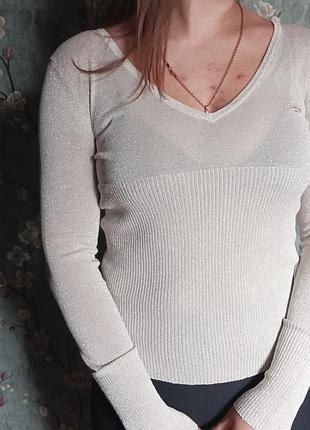 Кофта бренду guess ніжного кольору з ніжним переливом