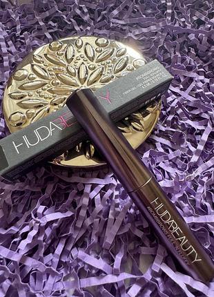 Моделирующий гель для бровей huda beauty bombbrows full ‘n fluffy fiber gel, оттенок soft black