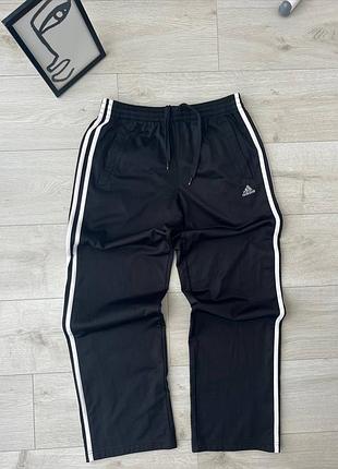 Штани на широкому виході adidas