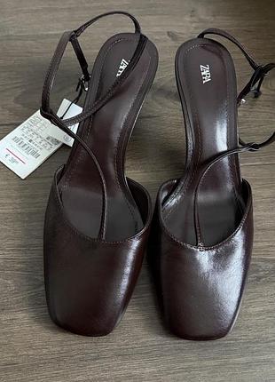 Босоніжки zara