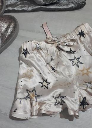 Пижамные шорты victoria's secret с рюшами.сатиновые шорты.пижама3 фото
