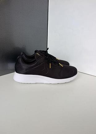 Женские кроссовки nike