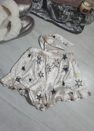 Пижамные шорты victoria's secret с рюшами.сатиновые шорты.пижама10 фото