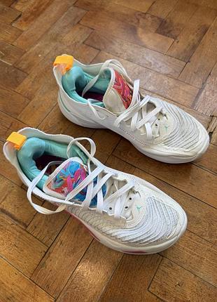 Білі спортивні кросівки nike luka 1 white