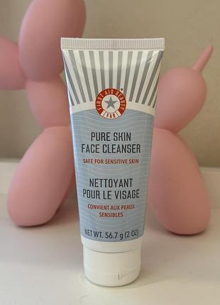First aid beauty pure skin face cleanser - очищуючий засіб для обличчя