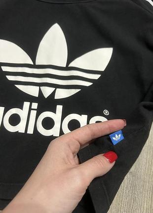 Укорочений лонгслів adidas 5