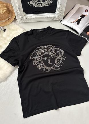 Чорна жіноча футболка versace