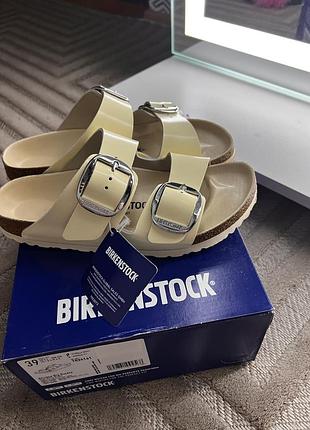 Birkenstock arizona big buckle (модель з великими пряжками). купувала за 170 євро,стан ідеал, розмір 39. коробка і бірка є.