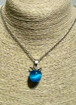 Яблоко-кошачий глаз(синий) на цепочке-видео.