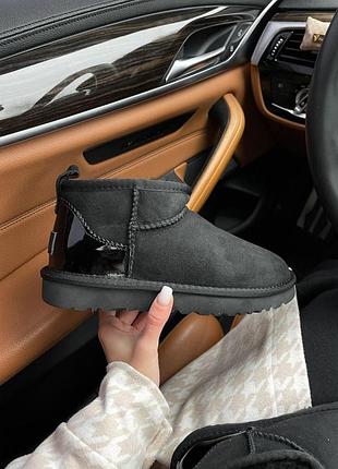 Жіночі зимові угги ugg ultra mini black , замшеві черевики на овчині зима,лакована п'ята взуття на хутрі ультра міні