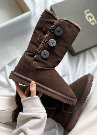 Женские коричневые зимние угги на овчине, ugg bailey button triplet ii brown, замшевые ботинки с двумя пуговиц 39