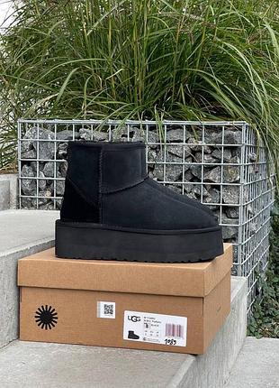 Жіночі чорні шкіряні угги ugg mini platform black, взуття на овчині на платформі, черевики на високій підошві угг міні шкіра