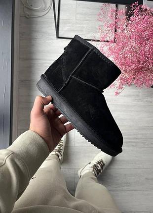 Унісекс зимові уггі ugg classic mini black, теплі жіночі ботинки, чоловіче кожане взуття на зиму уггі на овчин 46, 40