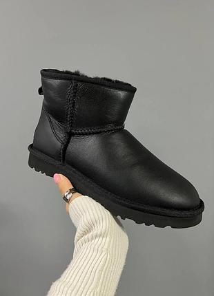 Унісекс зимові угги ugg ultra mini black, теплі жіночі черевики, чоловіче шкіряне взуття на зиму угги на овчині