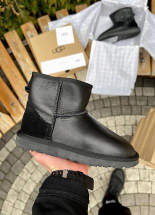 Унисекс зимние угги ugg classic mini black leather, теплые женские ботинки, качественная высокая обувь на зиму 38
