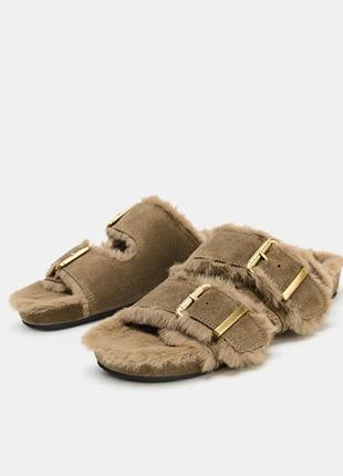 Шльопанці zara