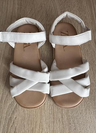 Босоніжки zara 26