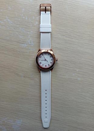 Женские наручные часы tommy hilfiger 1781121
