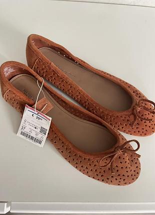 Класичні балетки з перфорацією zara 36,37