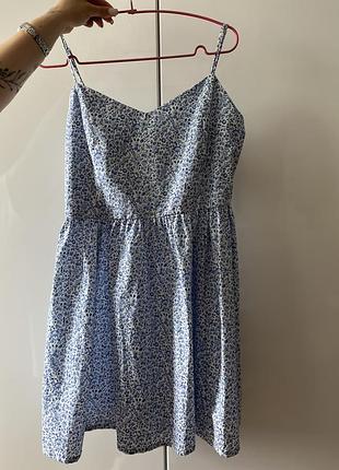 Літня сукня-сарафан h&m блакитного кольору в квітковий принт 🌸 нова, з біркою. розмір m. легка та комфортна модель із приємної до тіла тканини.