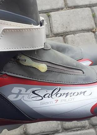 Женские лыжные ботинки salomon siam 7 pilot в сером цвете с красными акцентами оснащены системой креплений sns pilot.eu 40,ст 25см.отличное состояние.