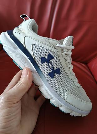 Оригінальні кросівки under armour