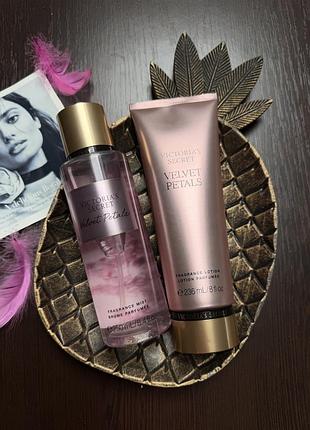 Набір victoria’s secret парфкмований спрей та лосьйон velvet petals