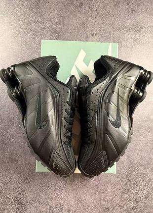 Стильные кроссовки nike shox r4 black