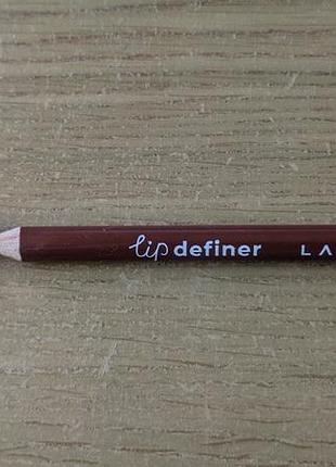 Lip definer cappuccino 04 коричневий теплий