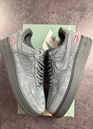 Стильные кроссовки nike air force 1 low x supreme grey