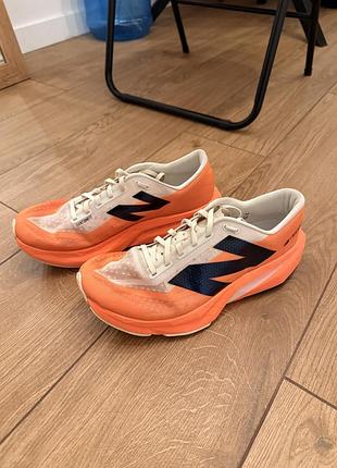 Бігові кросівки new balance fuelcell rebel v4 розмір 46,5