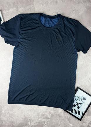 Nike dri fit чоловіча спортивна футболка оригінал, розмір л