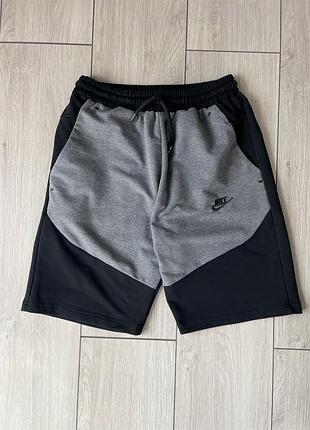 Шорти nike tech fleece