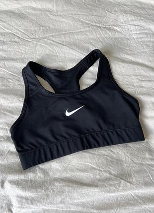 Чорний топ nike