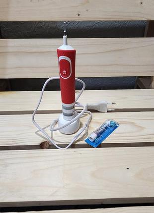 Детская электрическая зубная щетка oral-b kids + новая насадка disney